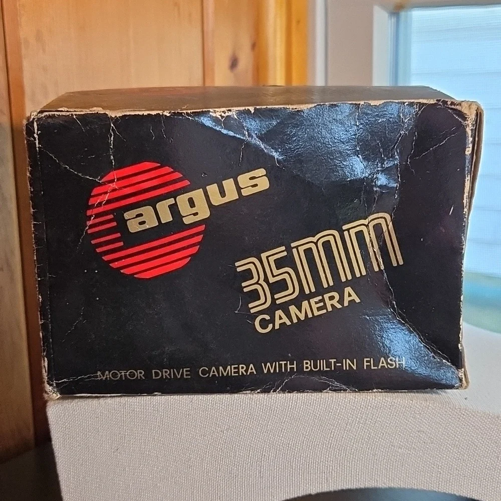 Argus 35MM Model MD 135 Camera For Parts/Repair